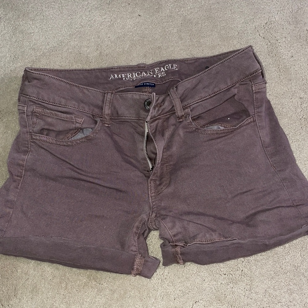 American Eagle midi shorts 🤍